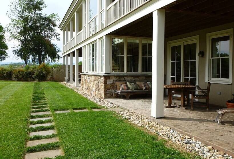 تختخواب و صبحانه Cedar Spring Inn & Spa