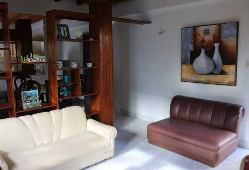 Down Town Beach Sarie Bay