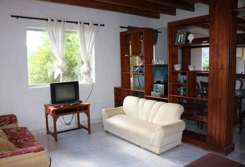 Down Town Beach Sarie Bay