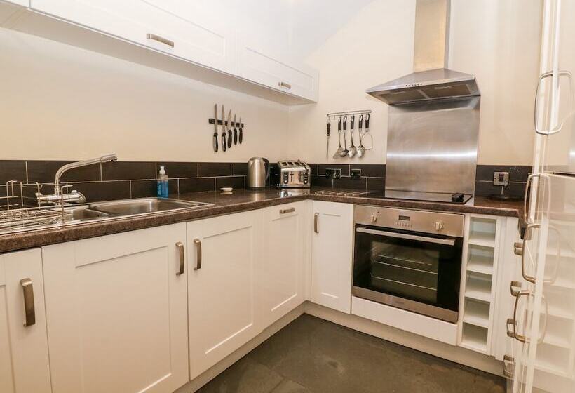 Garth Morthin The Stables