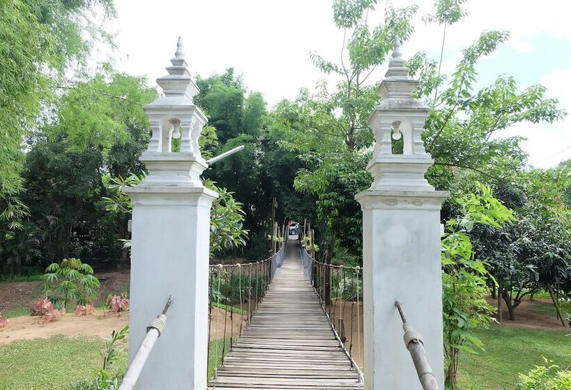 בית מלון כפרי Baan Ta Auan Resort