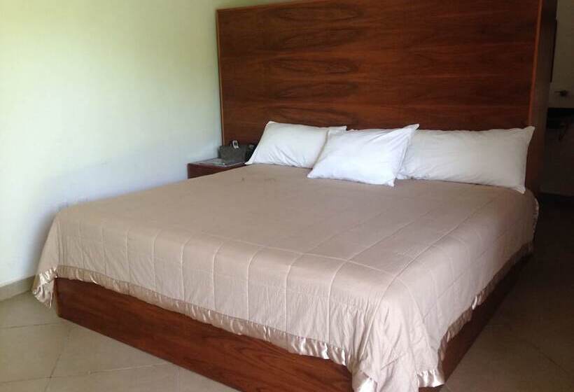 هتل Hacienda San Gabriel
