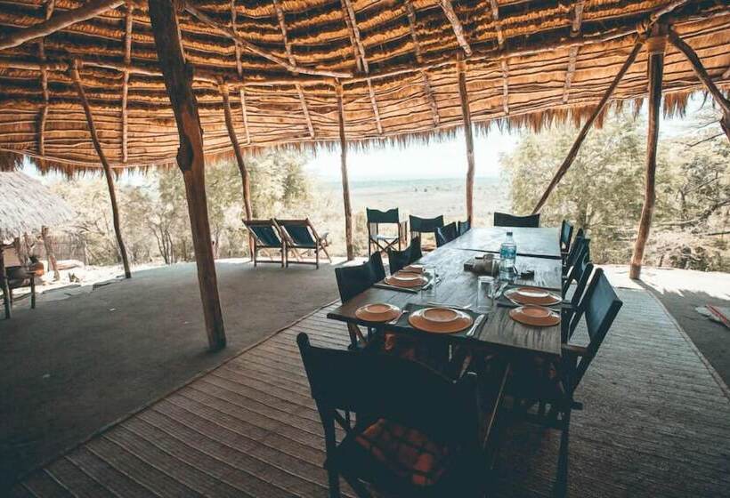 فندق Wami River Bush Retreat   Kisampa