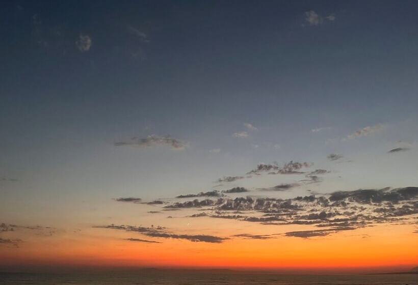 פנסיון Sea View Kourouta
