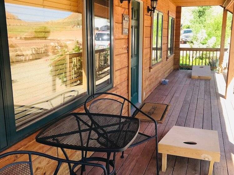 פנסיון Zion Red Rock Cabin