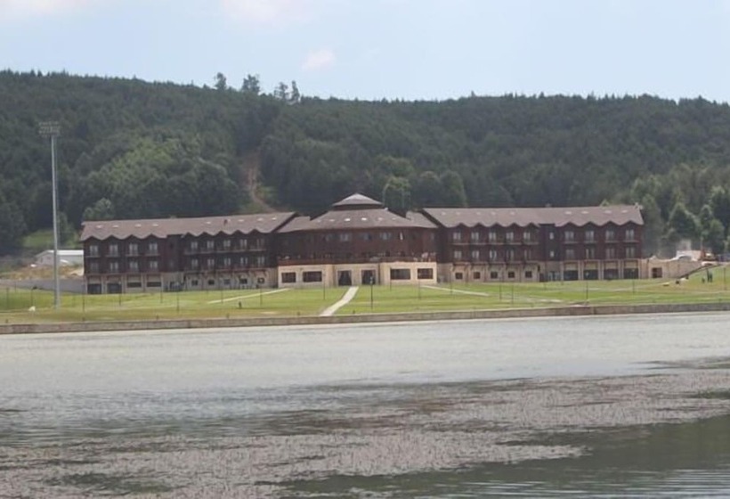 בית מלון כפרי Fenerbahce Topuk Yaylasi Resort & Sport Topuk Yaylası