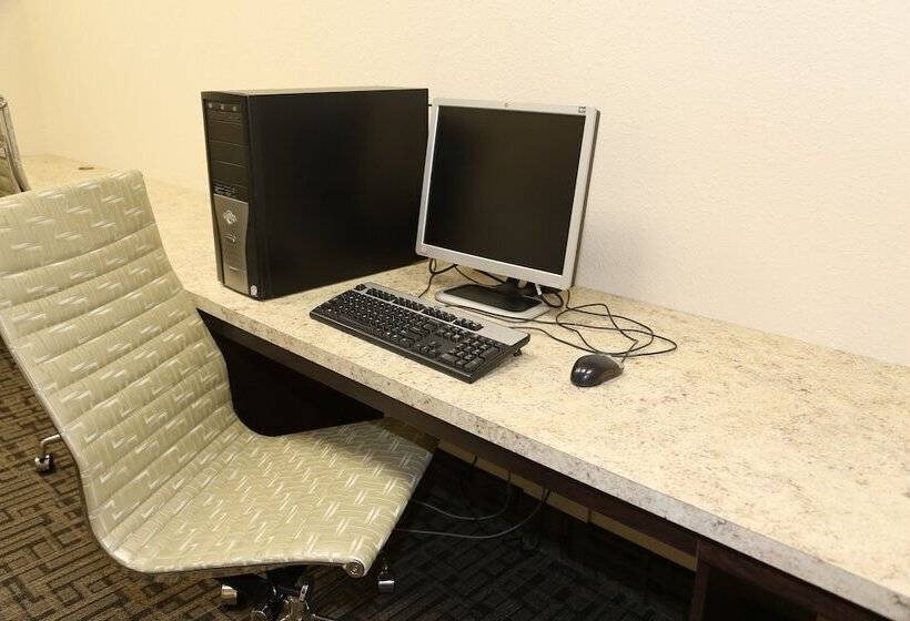 فندق Prairie Moon Inn & Suites Unity