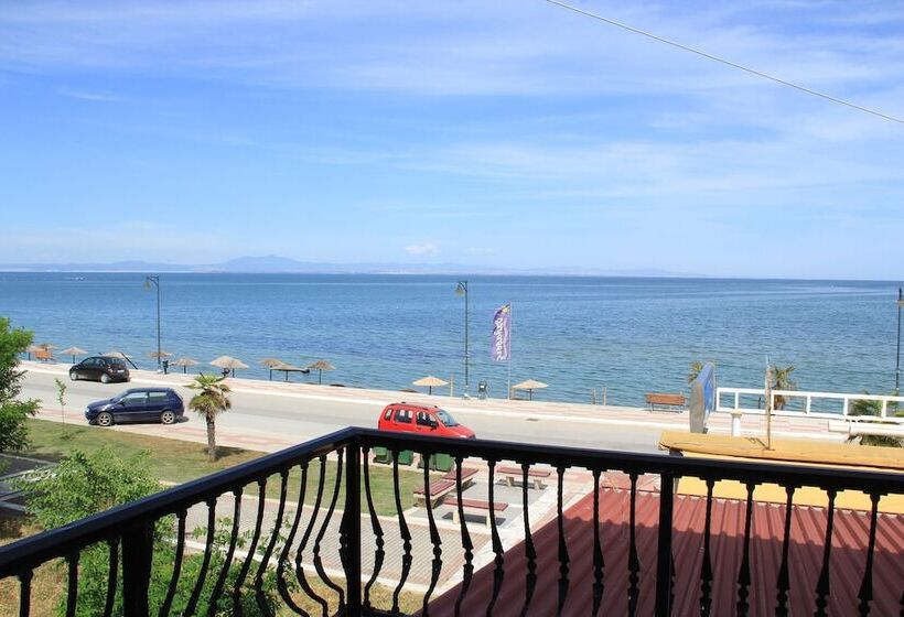 בית מלון כפרי Star Beach Resort