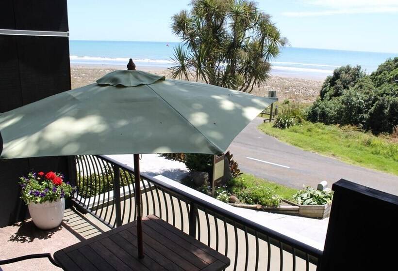 Ohiwa Beach Apartments Motel