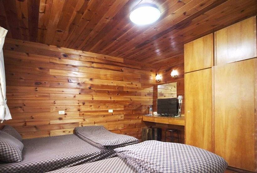 پانسیون Double Lake Villa