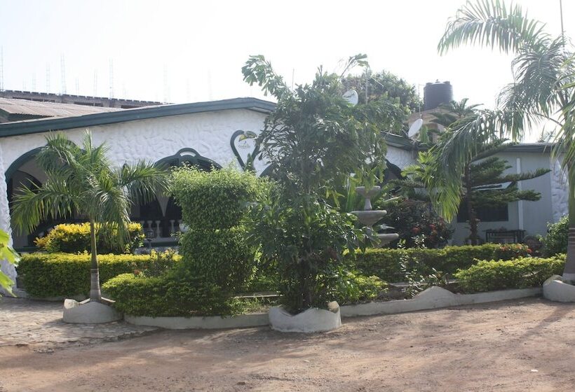 بنسيون Godville Guest House