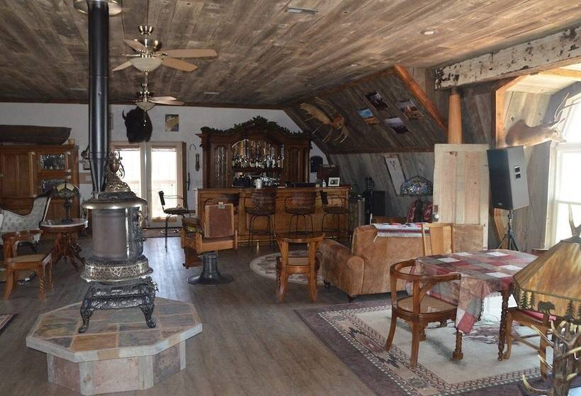 بنسيون Monster Lake Ranch