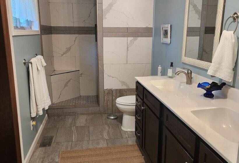 Sisters On Sycamore Bed & Breakfast