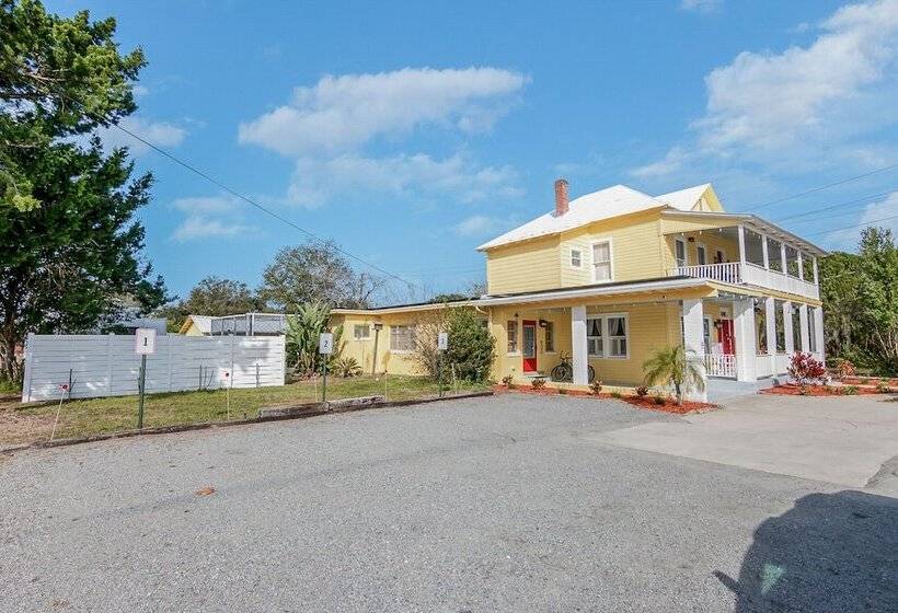 Bed and Breakfast The Wayward Traveler S Inn