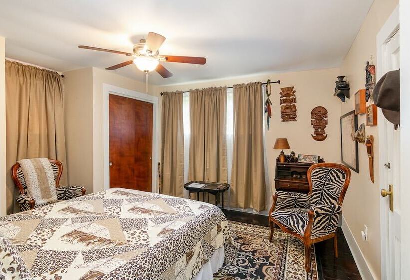 Bed and Breakfast The Wayward Traveler S Inn