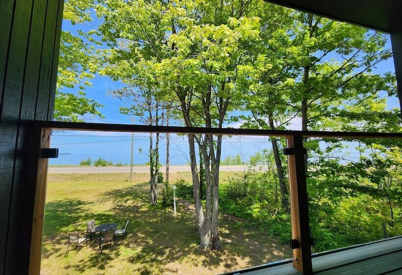 فندق على الطريق The Birchy, Adventure Lodging By Base Hospitality Group