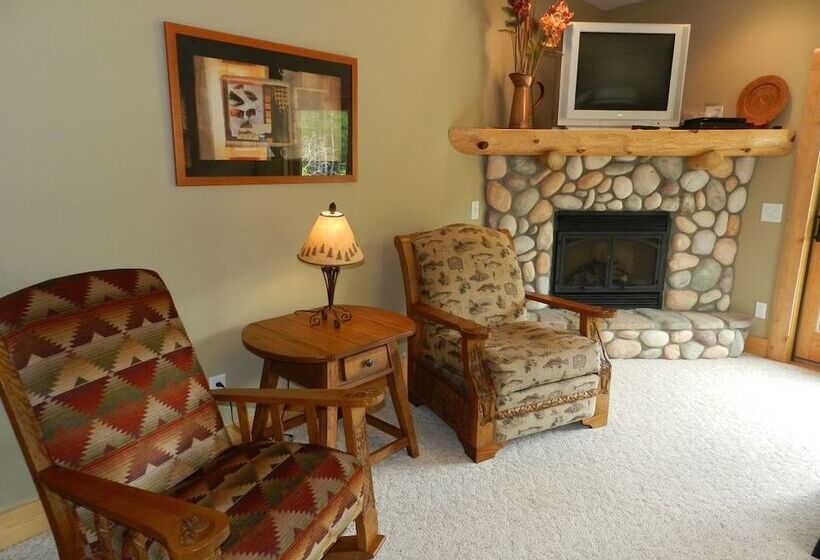 Cabins On Maple River