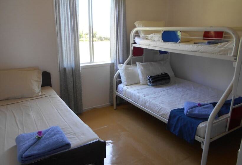 هتل Aloft Airport Accommodation