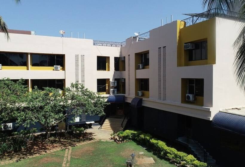 호텔 Konkan Crown Resort & Club Sawantwadi