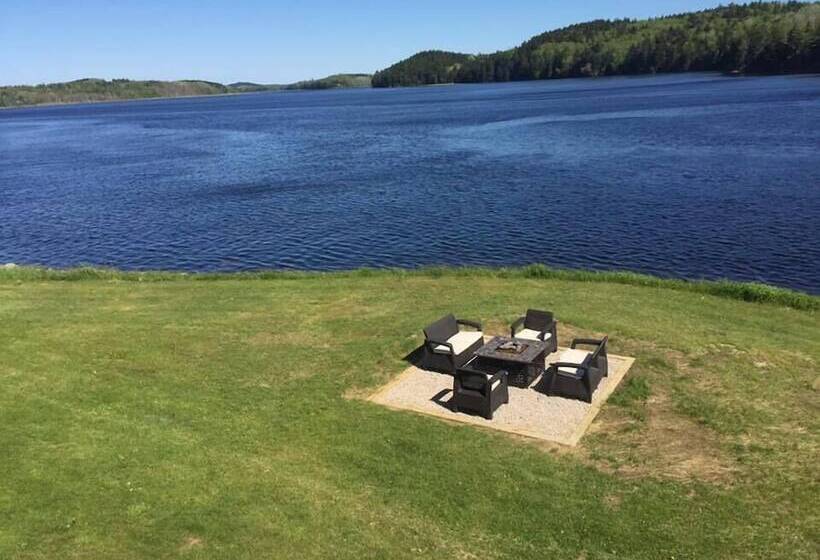 فندق Machias River Inn