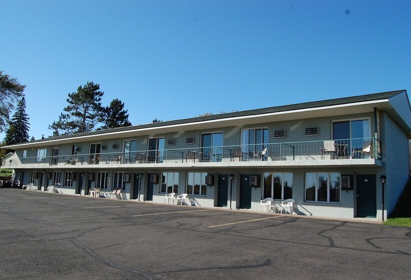모텔 Northwoods Inn Llc