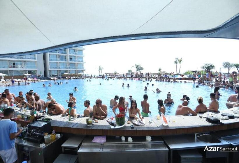 Whitelace Resort
