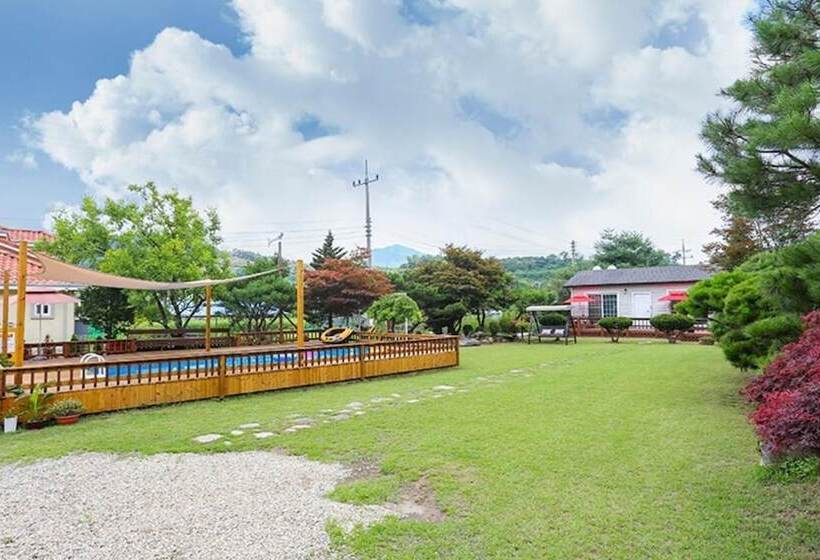 Yangpyeong Moegaram Pension