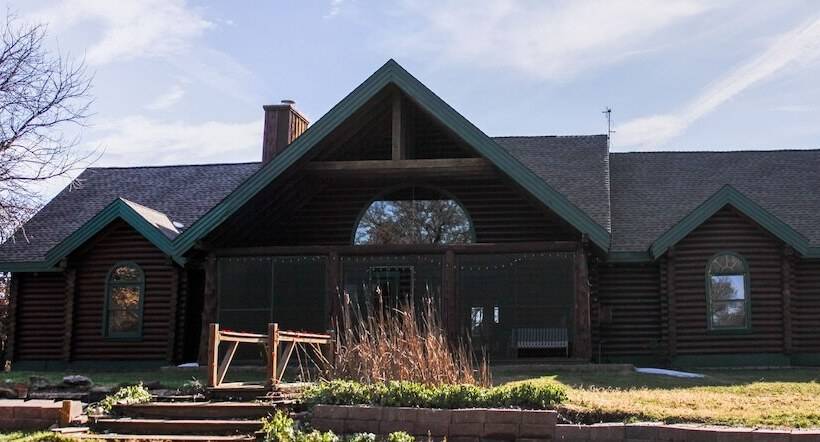 צימר Indian Creek Village Winery