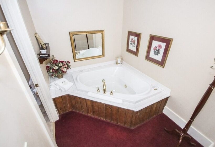 مبيت وإفطار Rosewood Country Inn