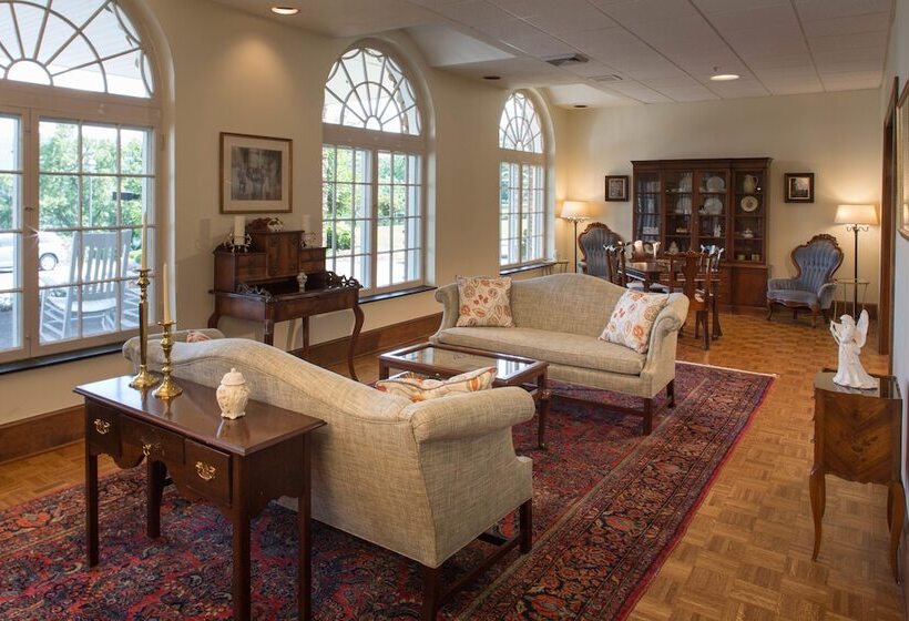 Отель Lambuth Inn At Lake Junaluska