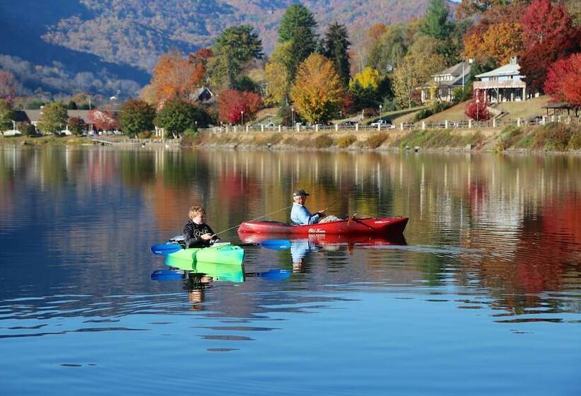 Отель Lambuth Inn At Lake Junaluska
