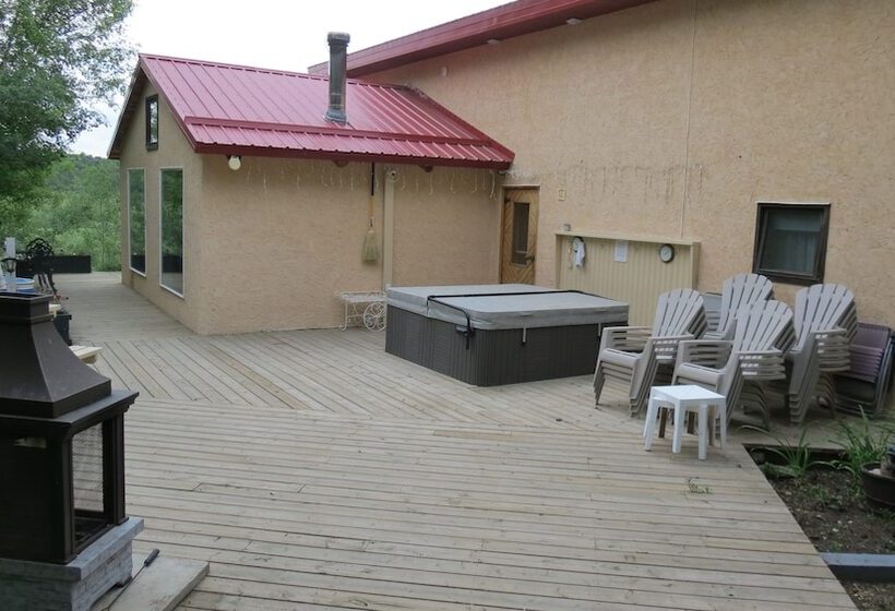 فندق Lazy M Lodge