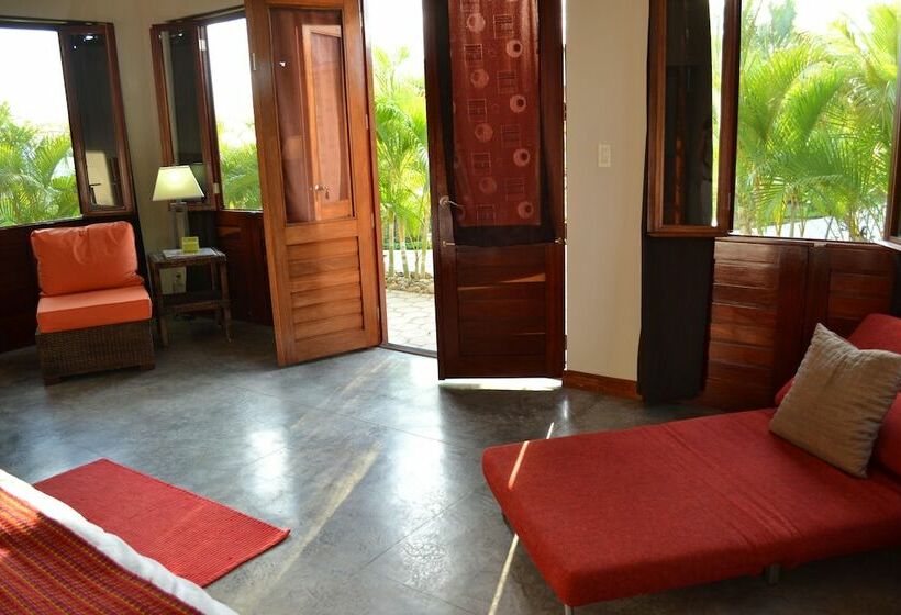 هتل Soma Surf Resort