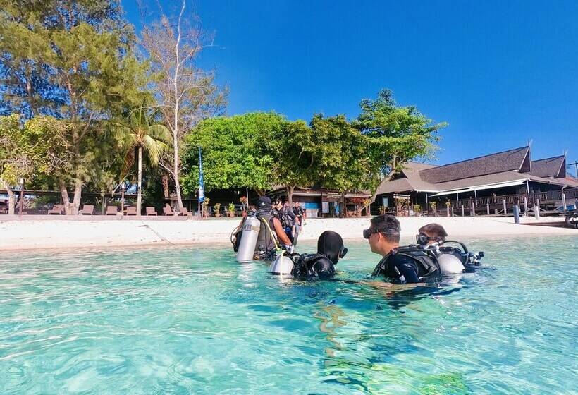 酒店 The Reef Dive Resort