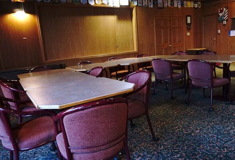 מוטל The Ritz Cafe And Motor Inn