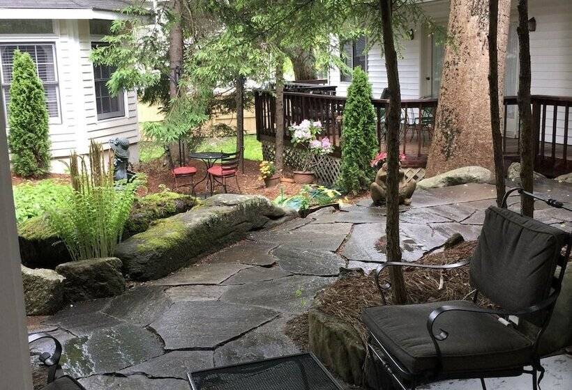 민박 Highlands Inn
