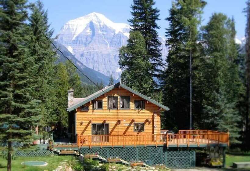 צימר Mount Robson Mountain River Lodge