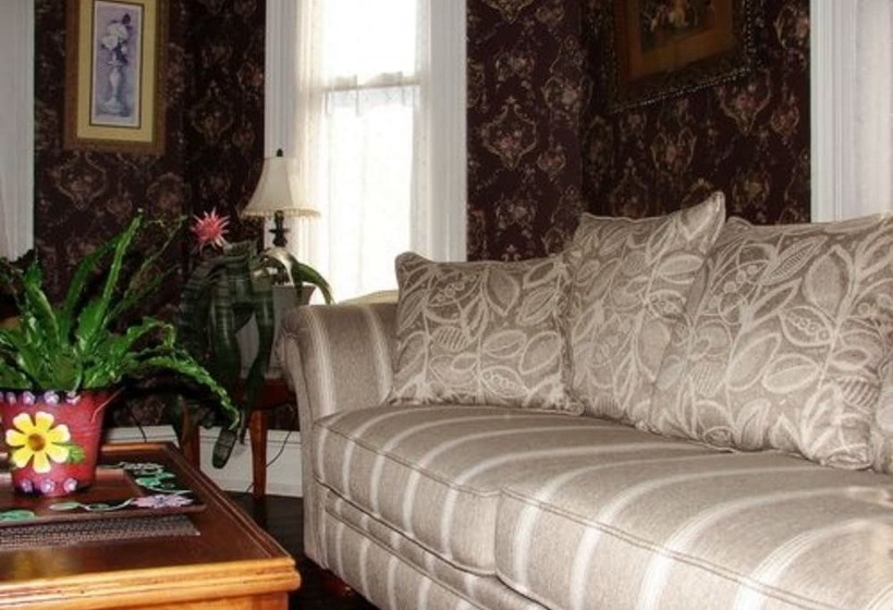 Bed and Breakfast Woodruff House