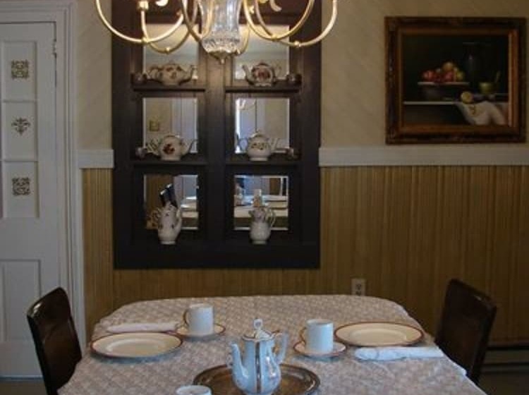 Bed and Breakfast Woodruff House