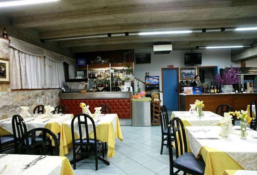 فندق فئة نجمة واحدة Albergo Ristorante Il Pescatore
