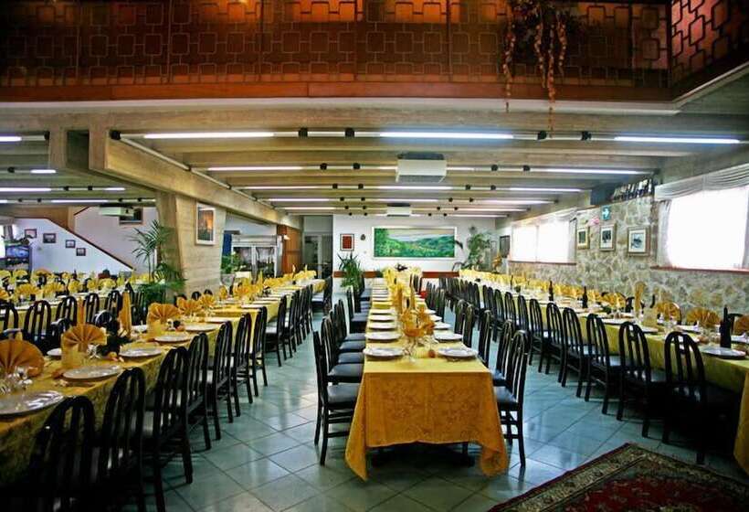 فندق فئة نجمة واحدة Albergo Ristorante Il Pescatore