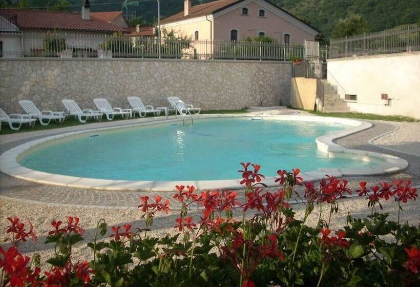 فندق فئة نجمة واحدة Albergo Ristorante Il Pescatore