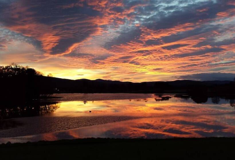 فندق فئة نجمة واحدة The Lodge On The Loch Of Aboyne