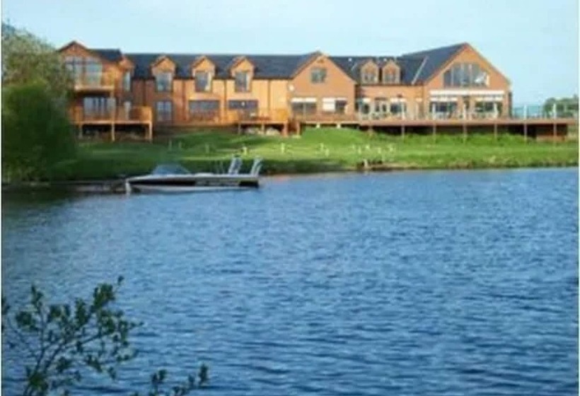 فندق فئة نجمة واحدة The Lodge On The Loch Of Aboyne