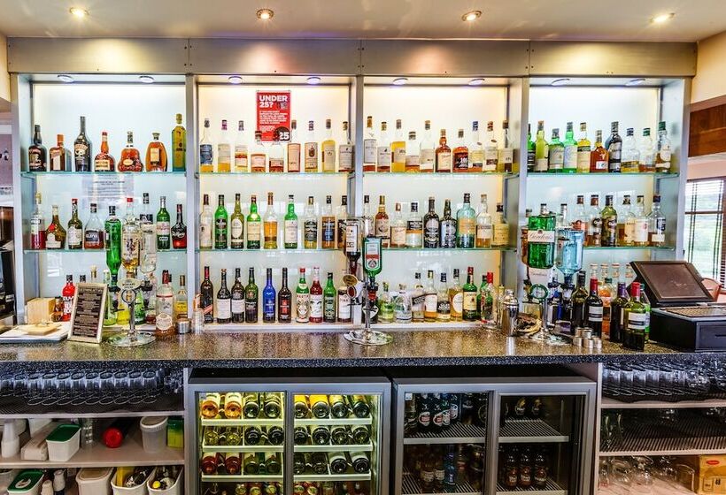 فندق فئة نجمة واحدة The Lodge On The Loch Of Aboyne