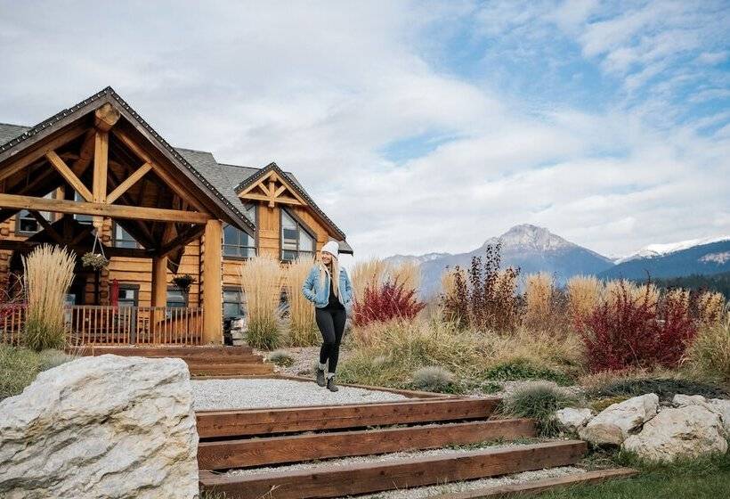 בית מלון כפרי Basecamp Lodge Golden