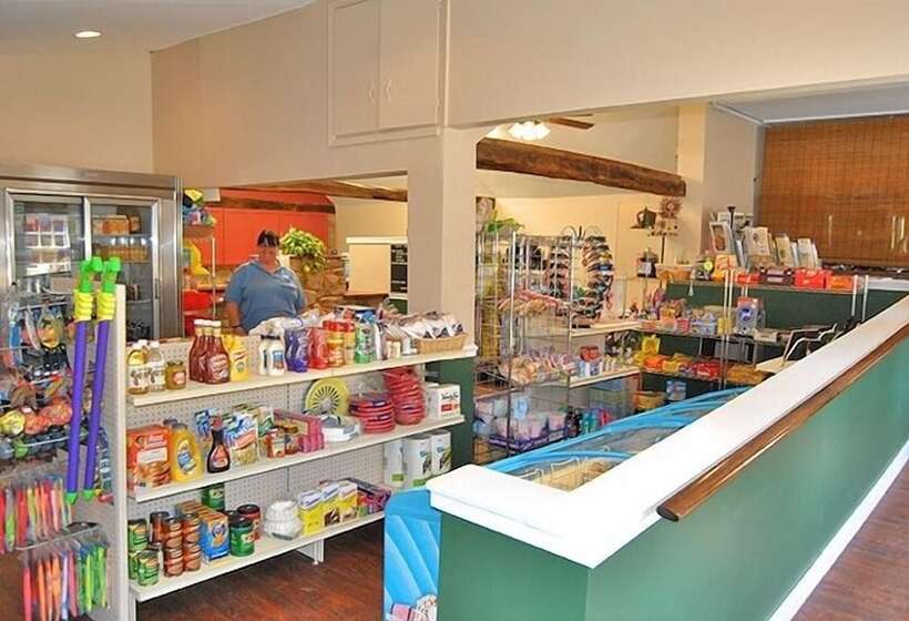ホテル Robin Hill Rv Resort & Campground   Caravan Park