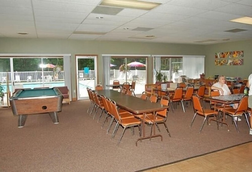 هتل St Clair Rv Resort