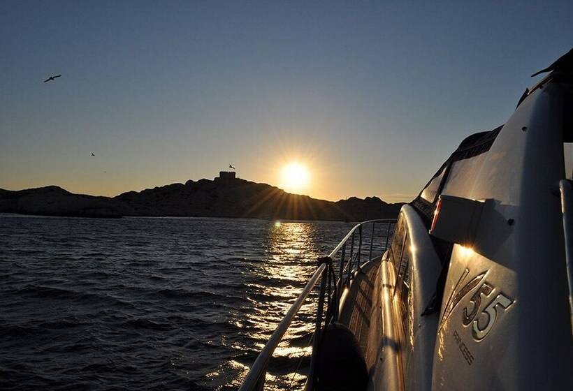 هتل Une Nuit à Bord Bandol