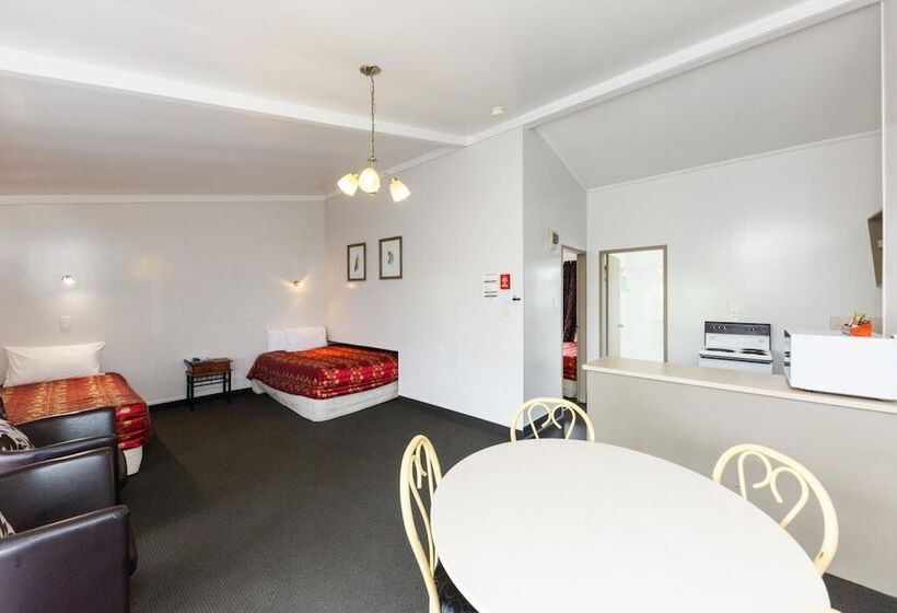 Manfeild Park Motel